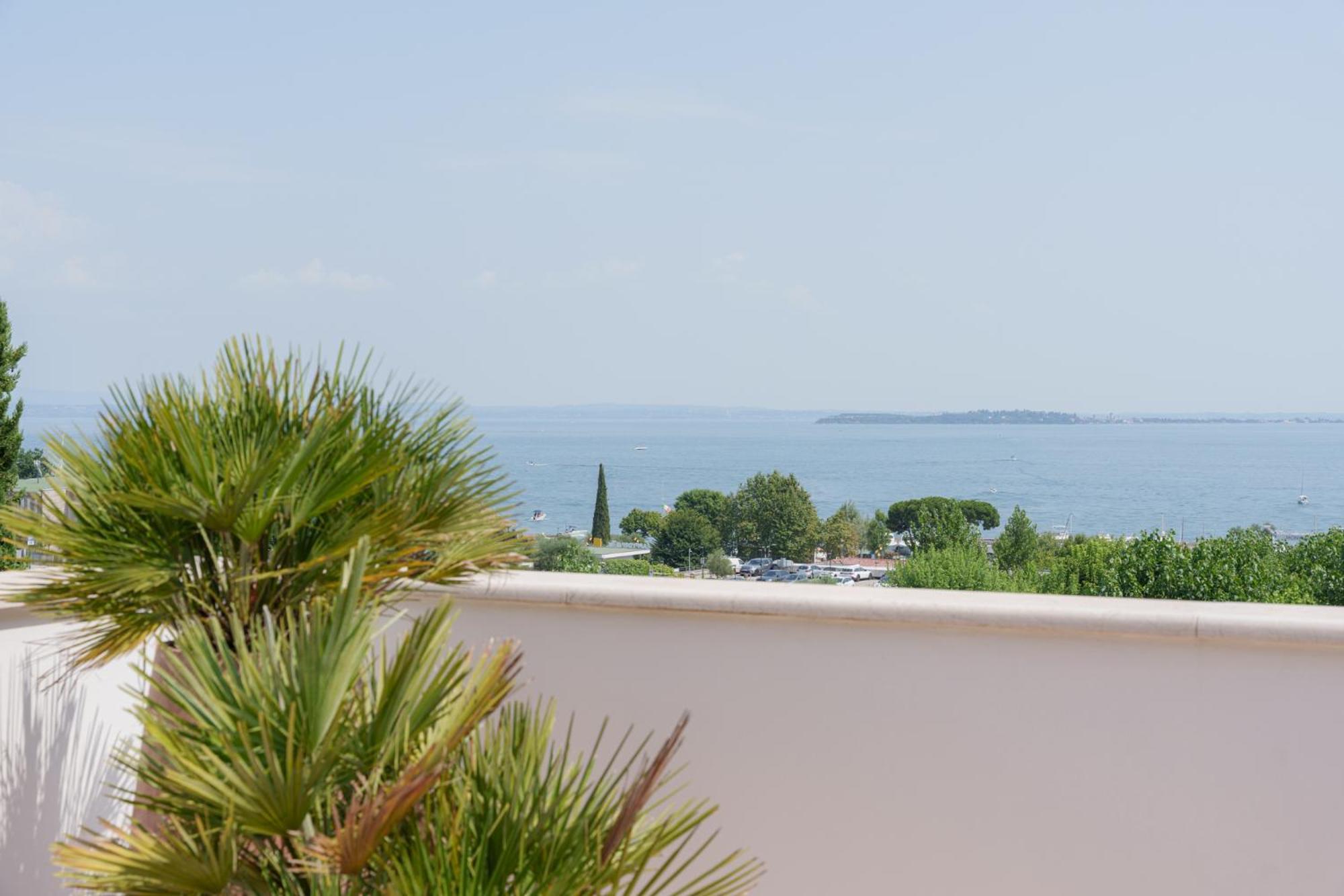 Elena Villa Moniga del Garda